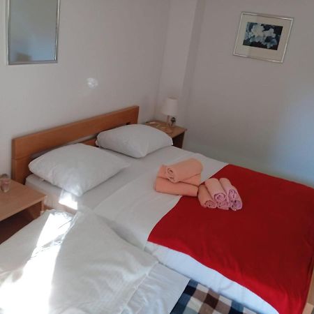 Apartmani L&Z Petrcane Eksteriør bilde